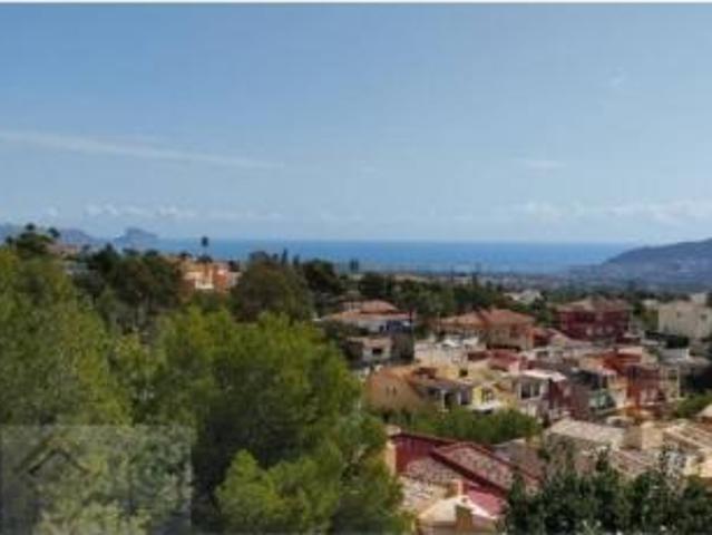 Villa en venta en La Nucia, Urbanización Montecasino