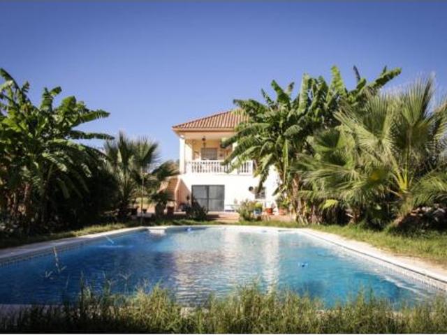Chalet en venta en La Puebla Del Río, Andalucía