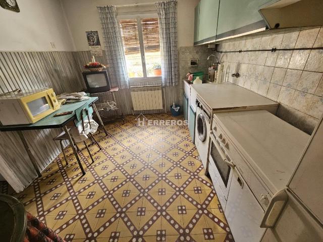 Chalet en venta en Alberite, La Rioja