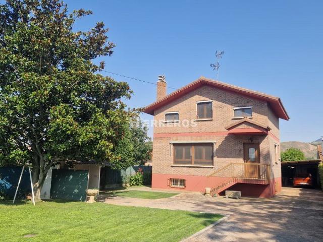 Chalet en venta en Albelda De Iregua, La Rioja