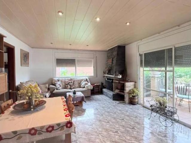 Chalet en venta en la Torre de Claramunt, Barcelona