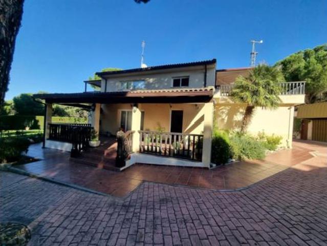 Chalet en venta en Laguna De Duero, Castilla y León