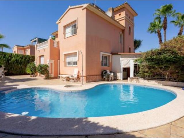 Chalet en venta en la Marina Baixa, Valencia
