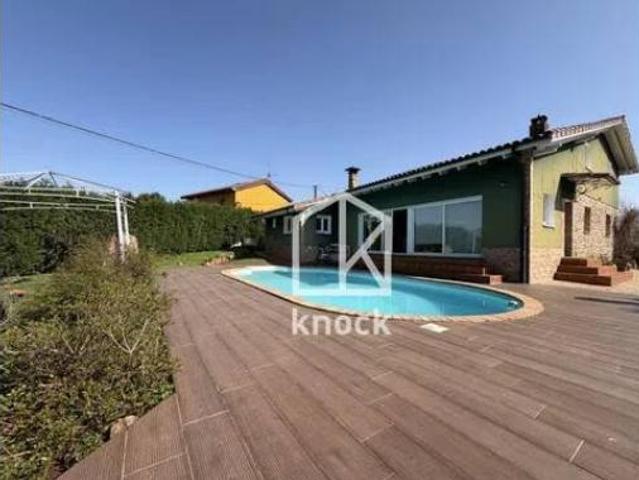 Chalet en venta en El Praón, Langreo