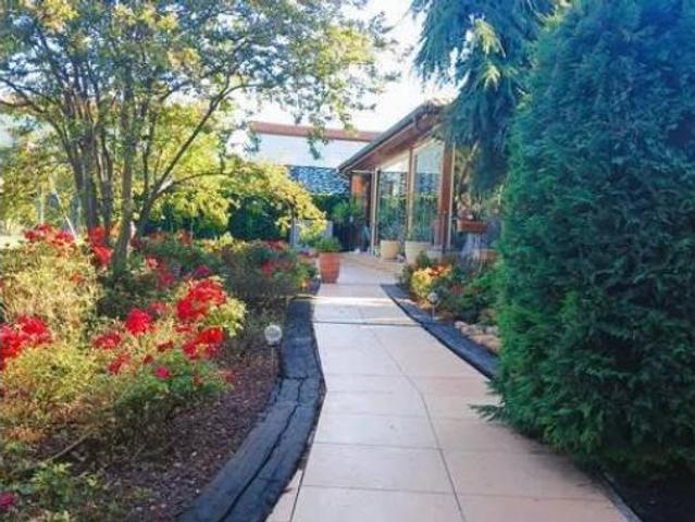 Chalet en venta en Lardero, La Rioja