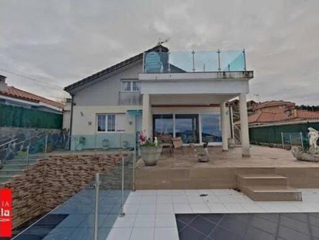 Chalet en venta en Laredo