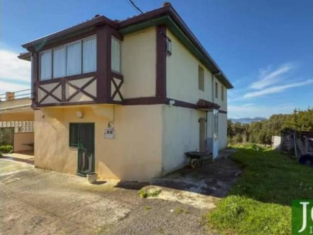 Chalet en venta en Laredo