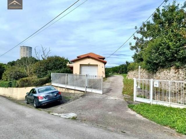 Chalet en venta en Laredo