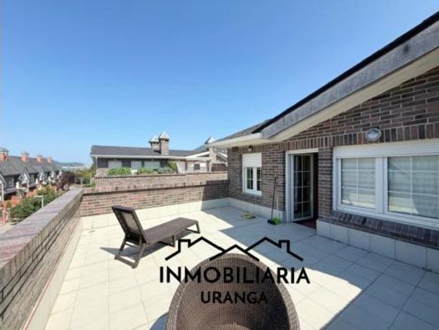Chalet en venta en Laredo