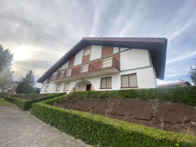 Chalet en venta en Larrabetzu, Guipúzcoa