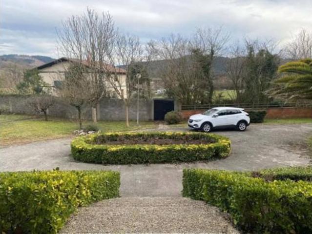 Chalet en venta en Larrabetzu, Guipúzcoa