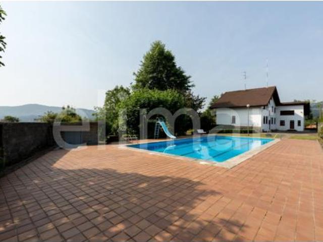Chalet en venta en Larrabetzu, Vizcaya