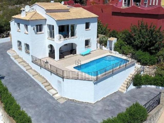 Villa en venta en Alicante, Urbanización Les Bassetes