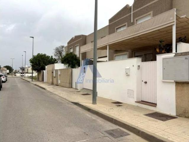 Chalet en venta en Lebrija, Andalucía