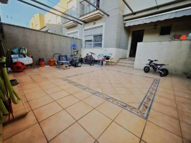 Chalet en venta en Lebrija, Andalucía