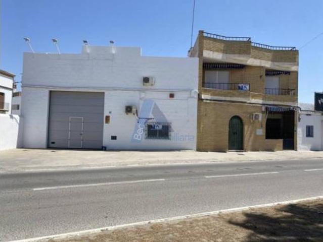 Chalet en venta en Lebrija, Andalucía