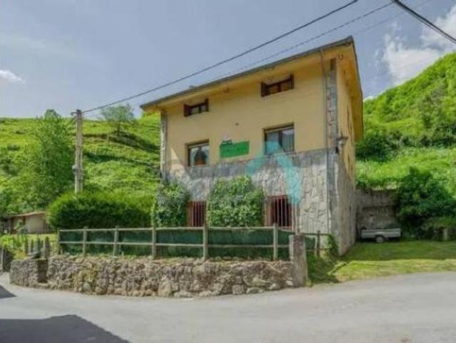 Chalet en venta en Lena, Asturias