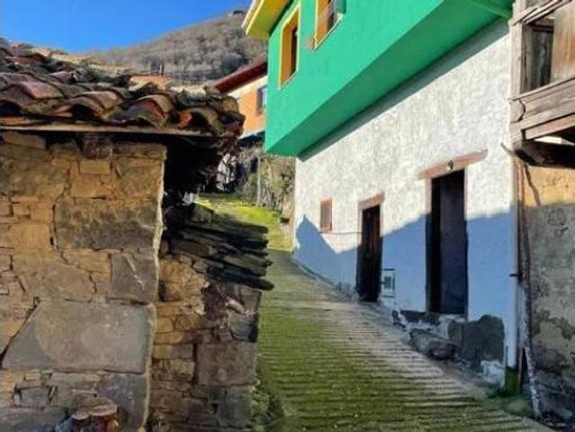 Chalet en venta en Lena, Asturias