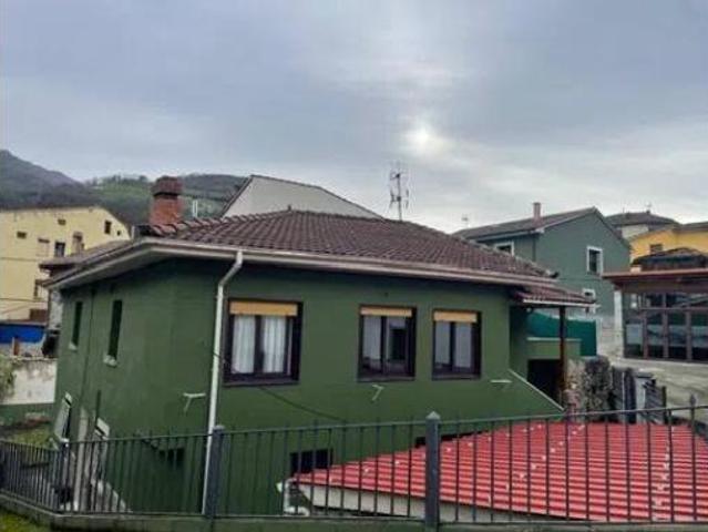 Chalet en venta en Lena, Asturias