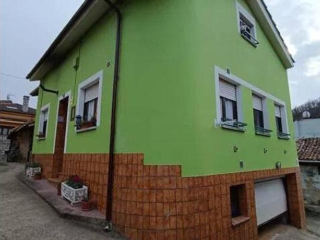 Chalet en venta en Lena, Asturias