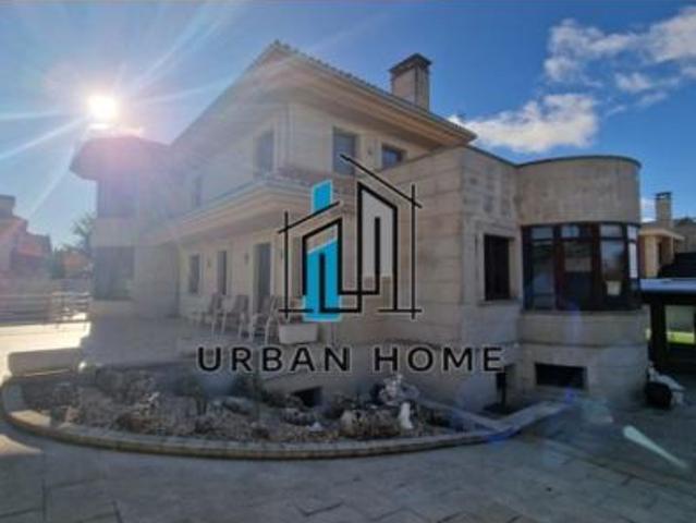 Chalet en venta en Eras de Renueva, León