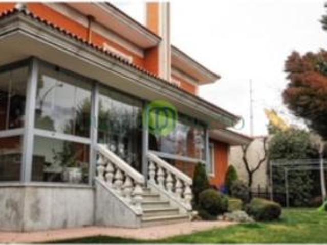 Chalet en venta en Eras de Renueva, León