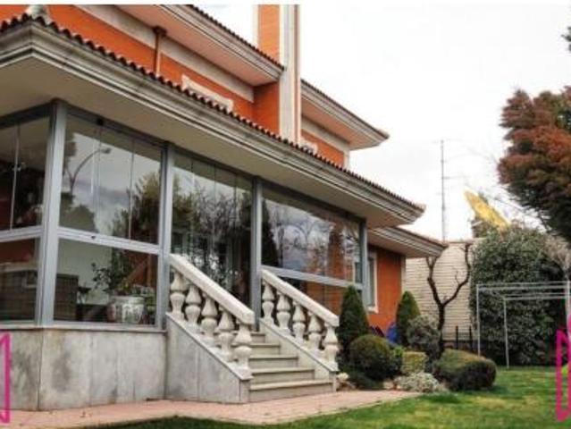 Chalet en venta en Eras de Renueva, León