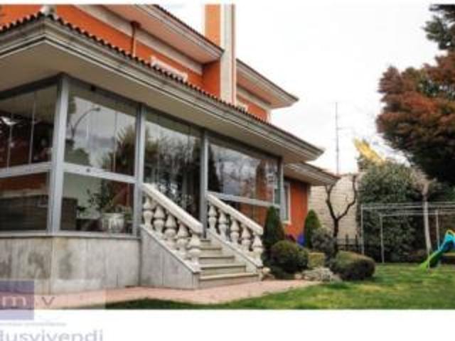 Chalet en venta en Eras de Renueva, León