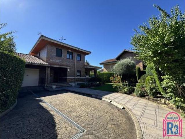 Chalet en venta en Área 18, León