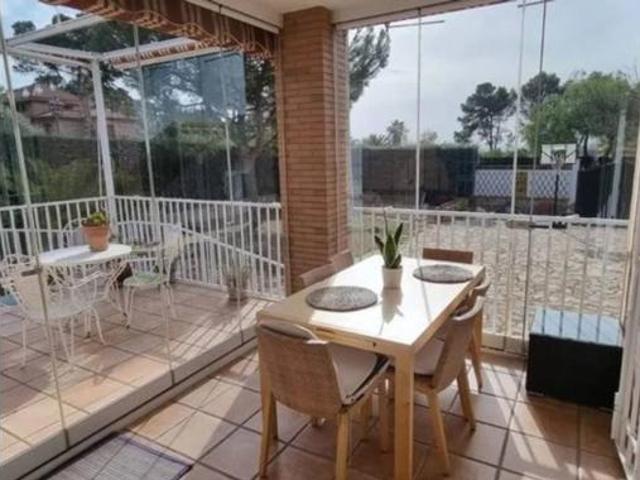Villa en venta en Linares