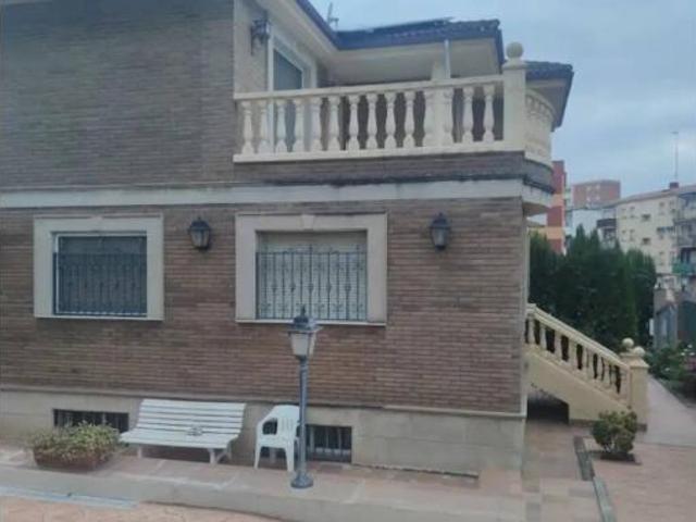 Chalet en venta en Linares, Andalucía