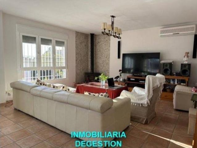 Chalet en venta en La Cruz, Linares