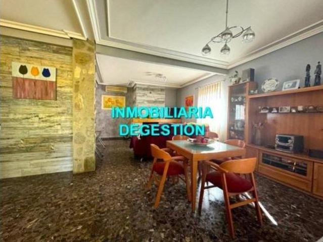 Chalet en venta en Linares, Andalucía
