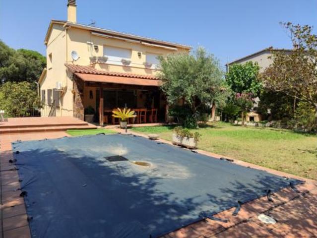 Chalet en venta en Mont-rei, Gironès