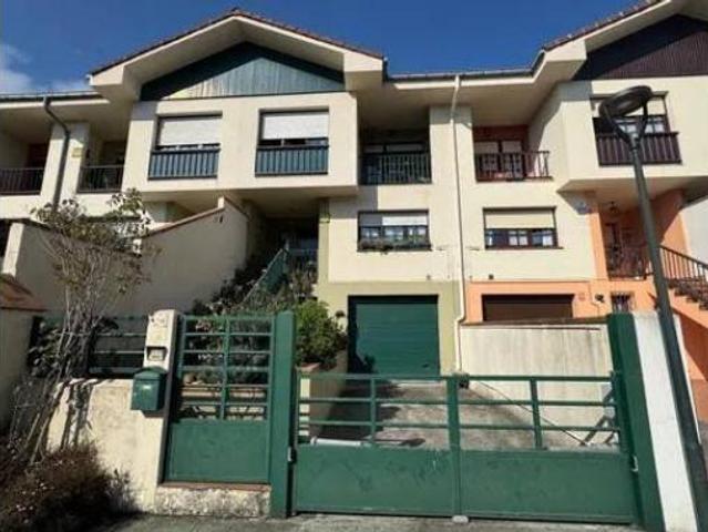 Chalet en venta en Pruvia de Baxo, Llanera