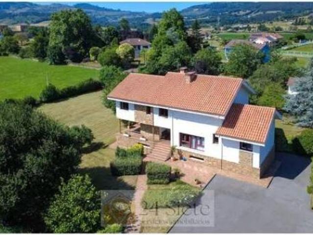 Chalet en venta en Llanera, Asturias