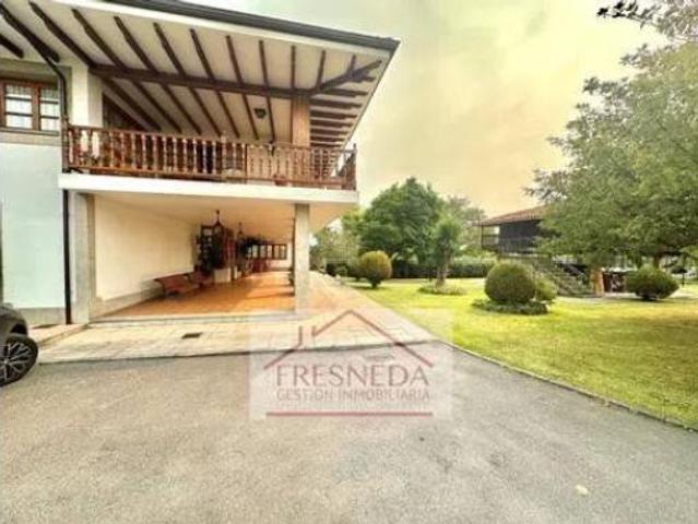Chalet en venta en Llanera, Asturias