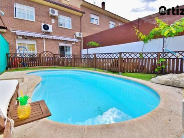 Chalet en venta en Loeches, Madrid