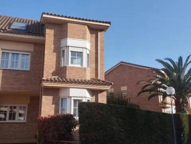Chalet en venta en Montesoria, Logroño