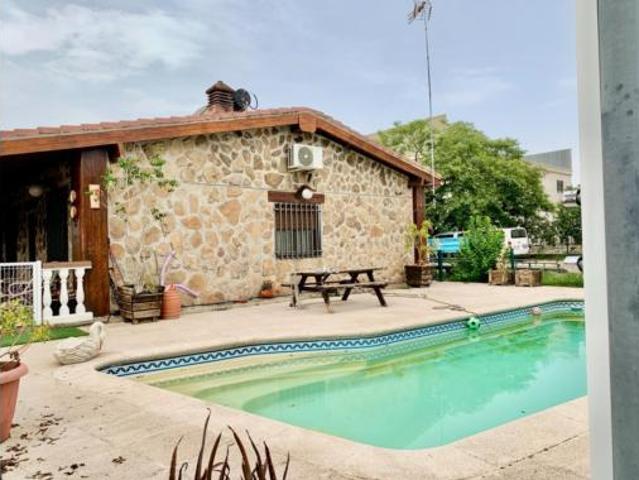Chalet en venta en Lora Del Río, Andalucía