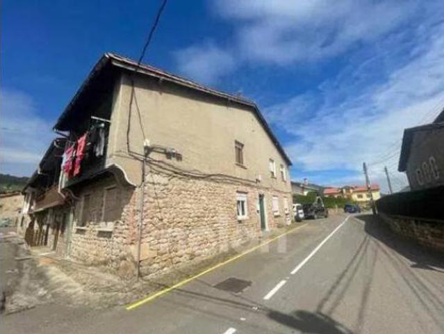 Chalet en venta en Los Corrales De Buelna, Cantabria