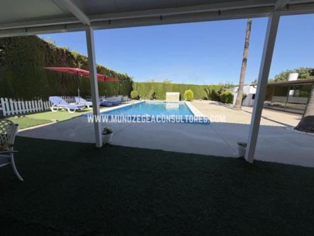 Chalet en venta en Cristo Marroquí, Lucena