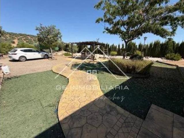 Chalet en venta en Lucena, Andalucía