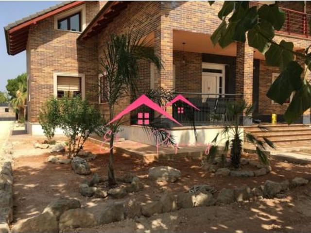 Chalet en venta en Campo de Aras, Lucena