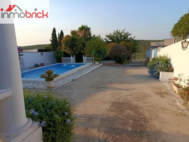 Chalet en venta en Lucena, Andalucía