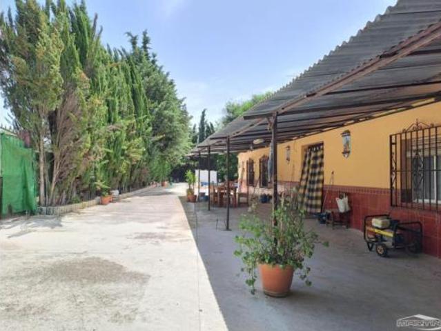 Chalet en venta en Lucena, Andalucía