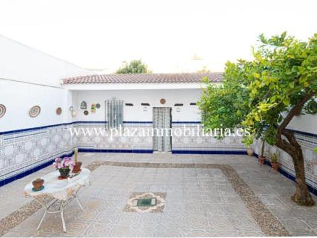 Chalet en venta en Zona 1 (el Valle y Dehesa de la Villa), Lucena