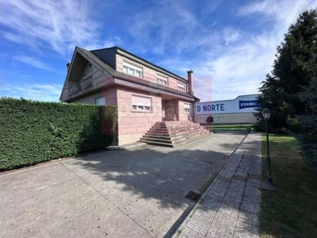 Chalet en venta en Cela, Lugo
