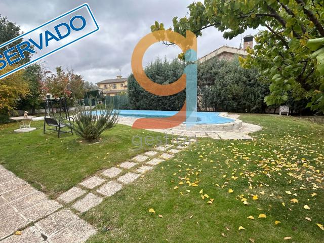Villa en venta en Serranillos Del Valle