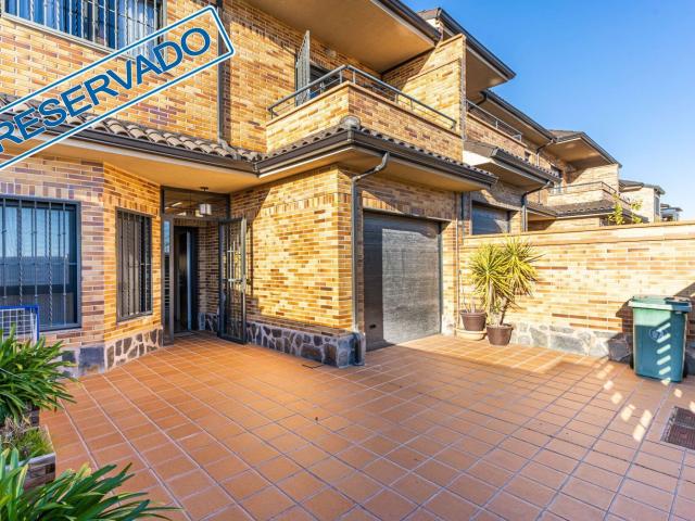 Villa en venta en Torrejón De La Calzada